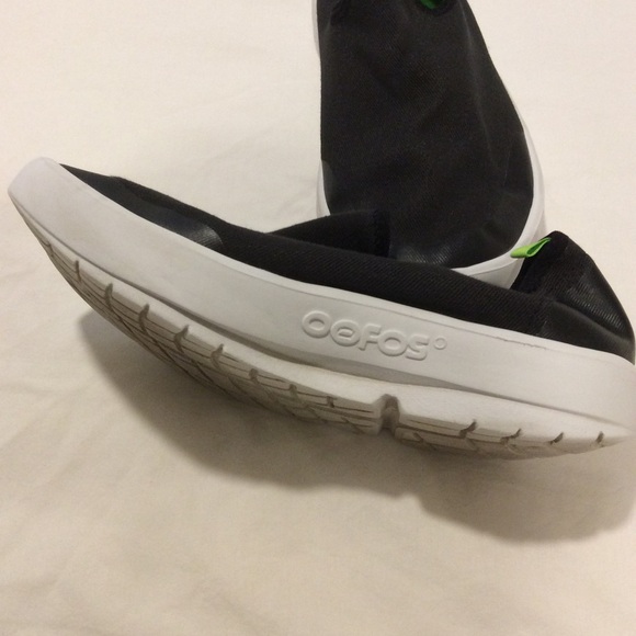 OOFOS Recovery Shoe - Picture 3 of 3